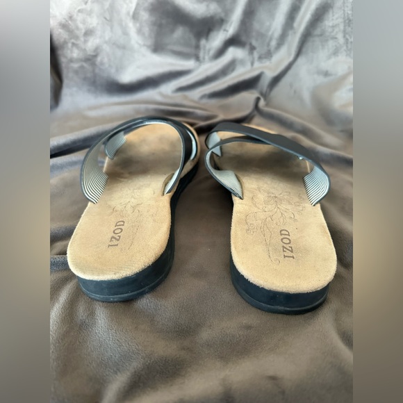 IZOD Women’s Sandals size 7 - Picture 3 of 4